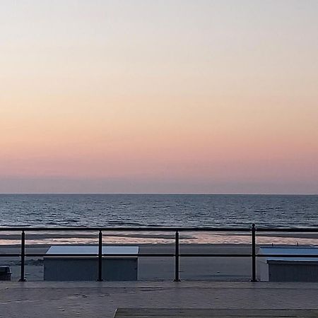 Lovely N° 9 Op Ieder Moment Een Prachtig Zeezicht & Zwembad Middelkerke Eksteriør bilde